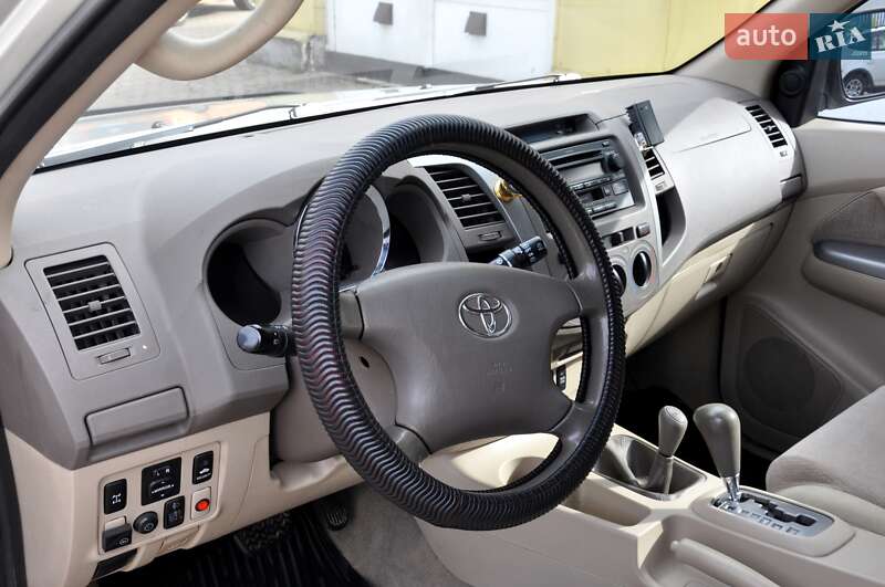Внедорожник / Кроссовер Toyota Fortuner 2006 в Львове