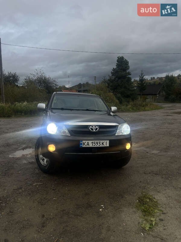 Позашляховик / Кросовер Toyota Fortuner 2006 в Рахові