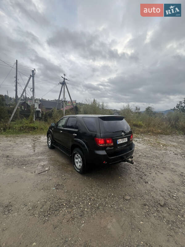 Позашляховик / Кросовер Toyota Fortuner 2006 в Рахові