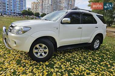 Внедорожник / Кроссовер Toyota Fortuner 2007 в Черкассах