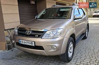 Позашляховик / Кросовер Toyota Fortuner 2006 в Надвірній