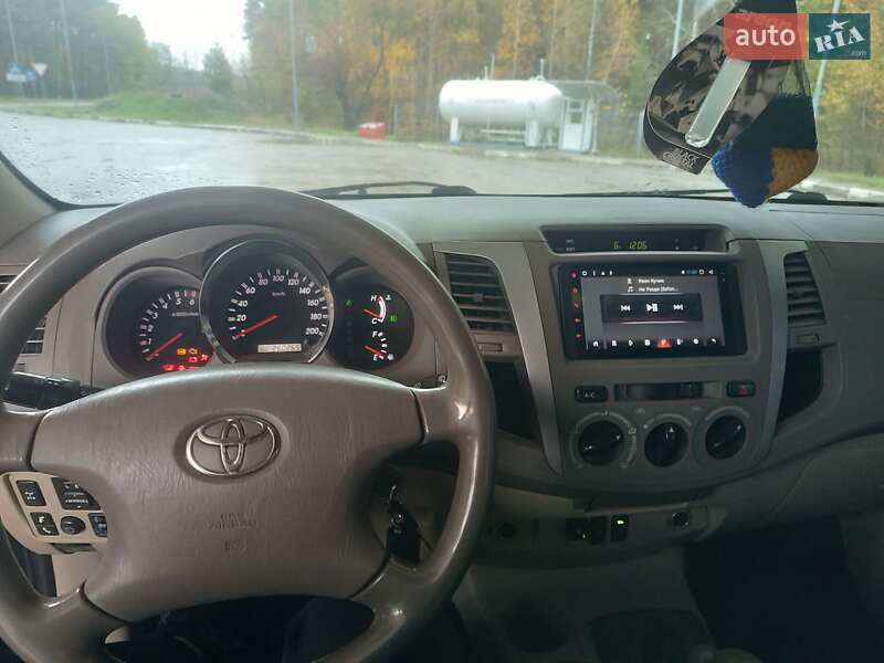 Позашляховик / Кросовер Toyota Fortuner 2005 в Лебедині фото 12 Позашляховик / Кросовер Toyota Fortuner 2005 в Лебедині