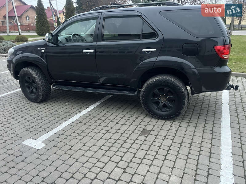 Внедорожник / Кроссовер Toyota Fortuner 2006 в Львове фото 14 Внедорожник / Кроссовер Toyota Fortuner 2006 в Львове
