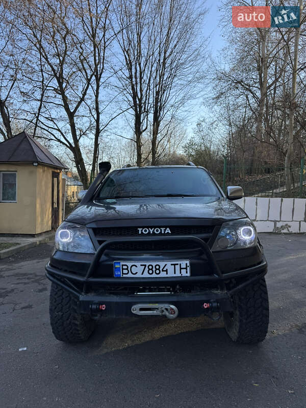 Позашляховик / Кросовер Toyota Fortuner 2006 в Львові