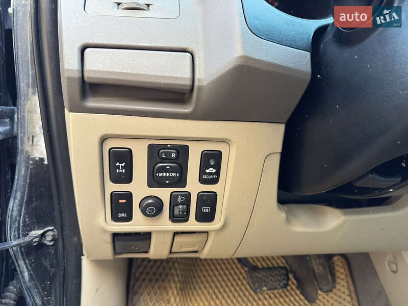 Позашляховик / Кросовер Toyota Fortuner 2006 в Львові