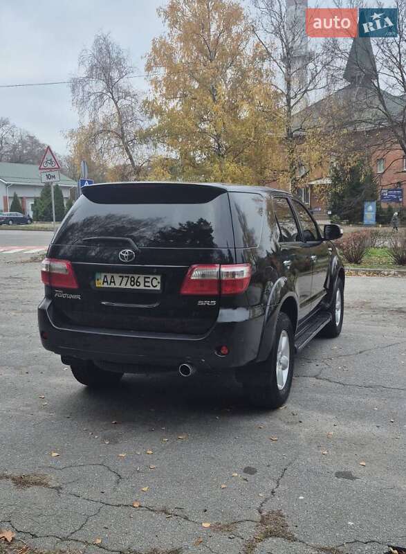 Внедорожник / Кроссовер Toyota Fortuner 2010 в Киеве