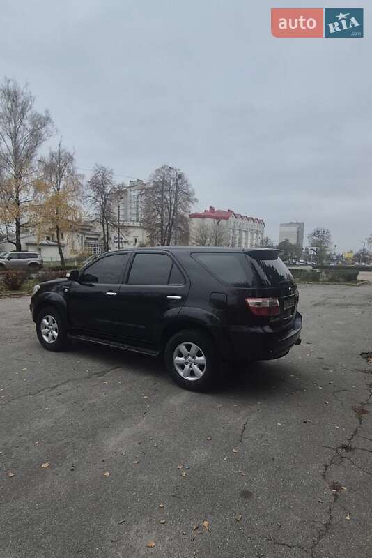 Внедорожник / Кроссовер Toyota Fortuner 2010 в Киеве