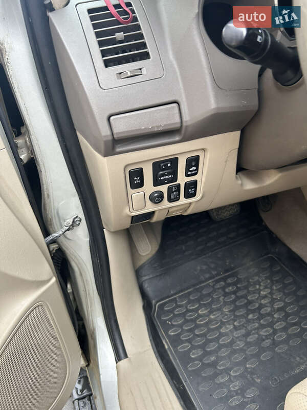 Позашляховик / Кросовер Toyota Fortuner 2006 в Стрию