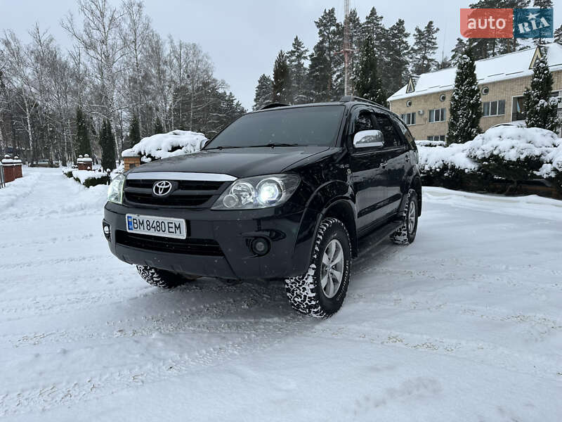Toyota Fortuner 2005