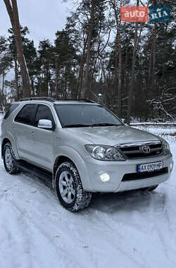 Позашляховик / Кросовер Toyota Fortuner 2006 в Харкові