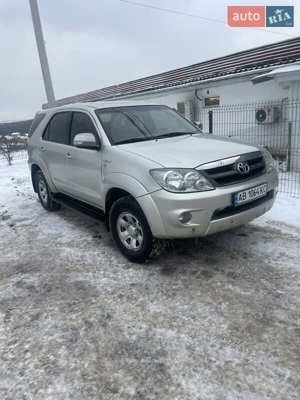 Toyota Fortuner 2007