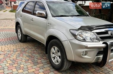 Позашляховик / Кросовер Toyota Fortuner 2007 в Нересниці