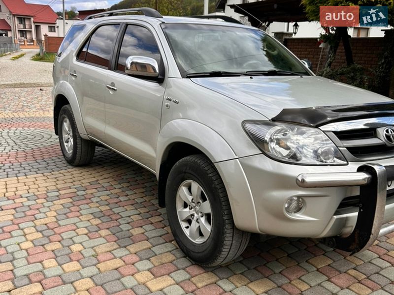 Toyota Fortuner 2007
