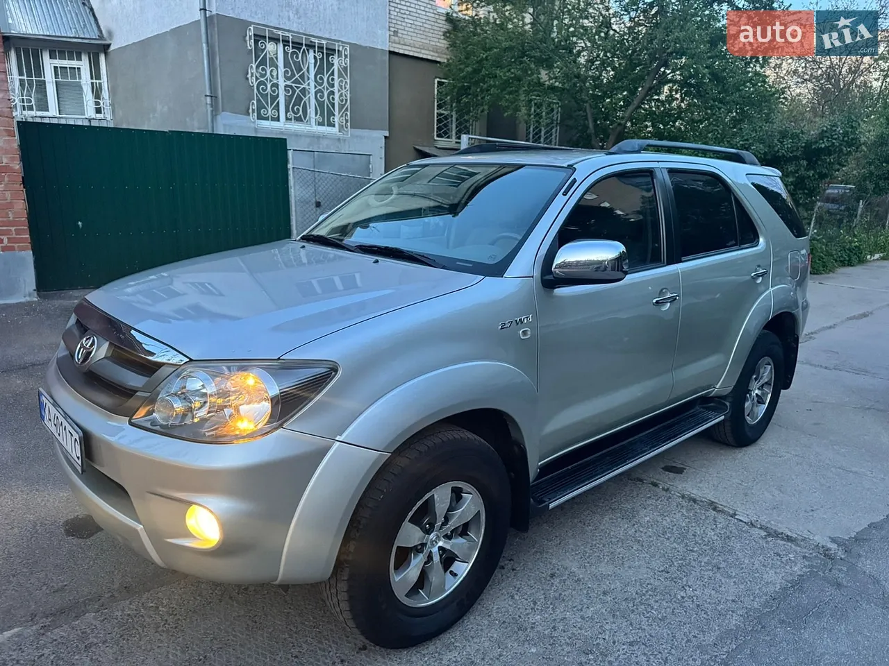 2011 Toyota Fortuner - мініатюра 13