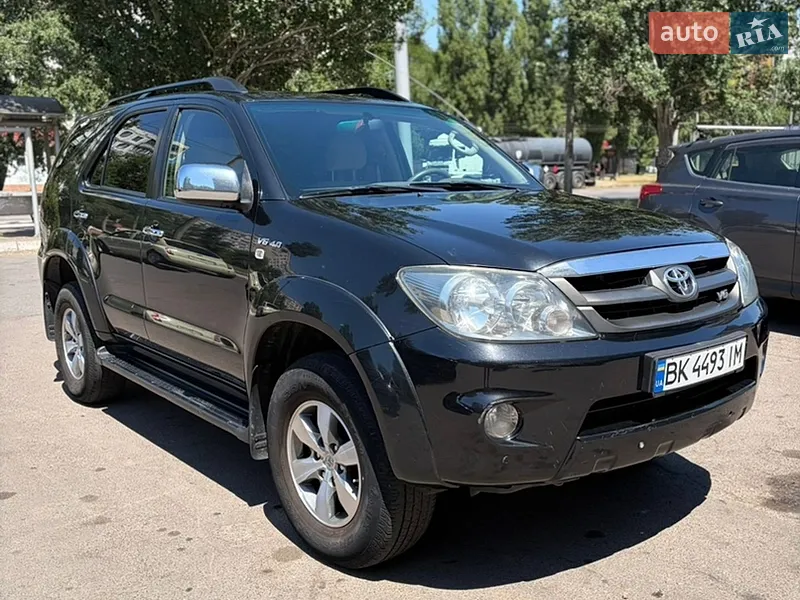 Toyota Fortuner 2006