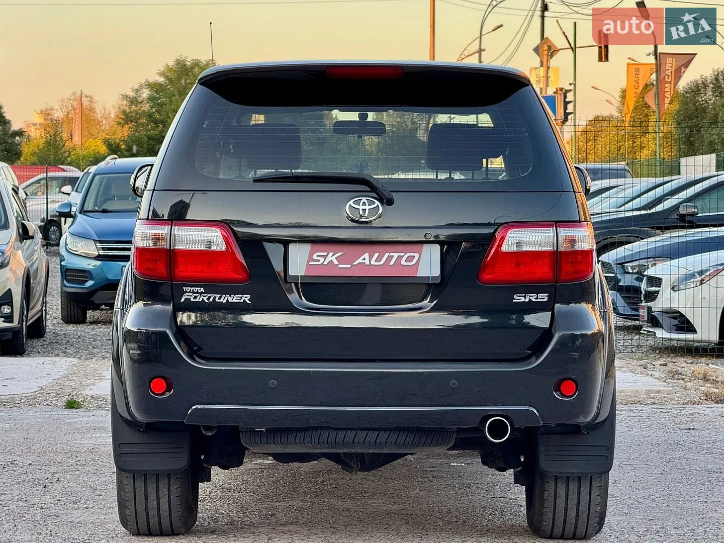 2010 Toyota Fortuner - мініатюра 7