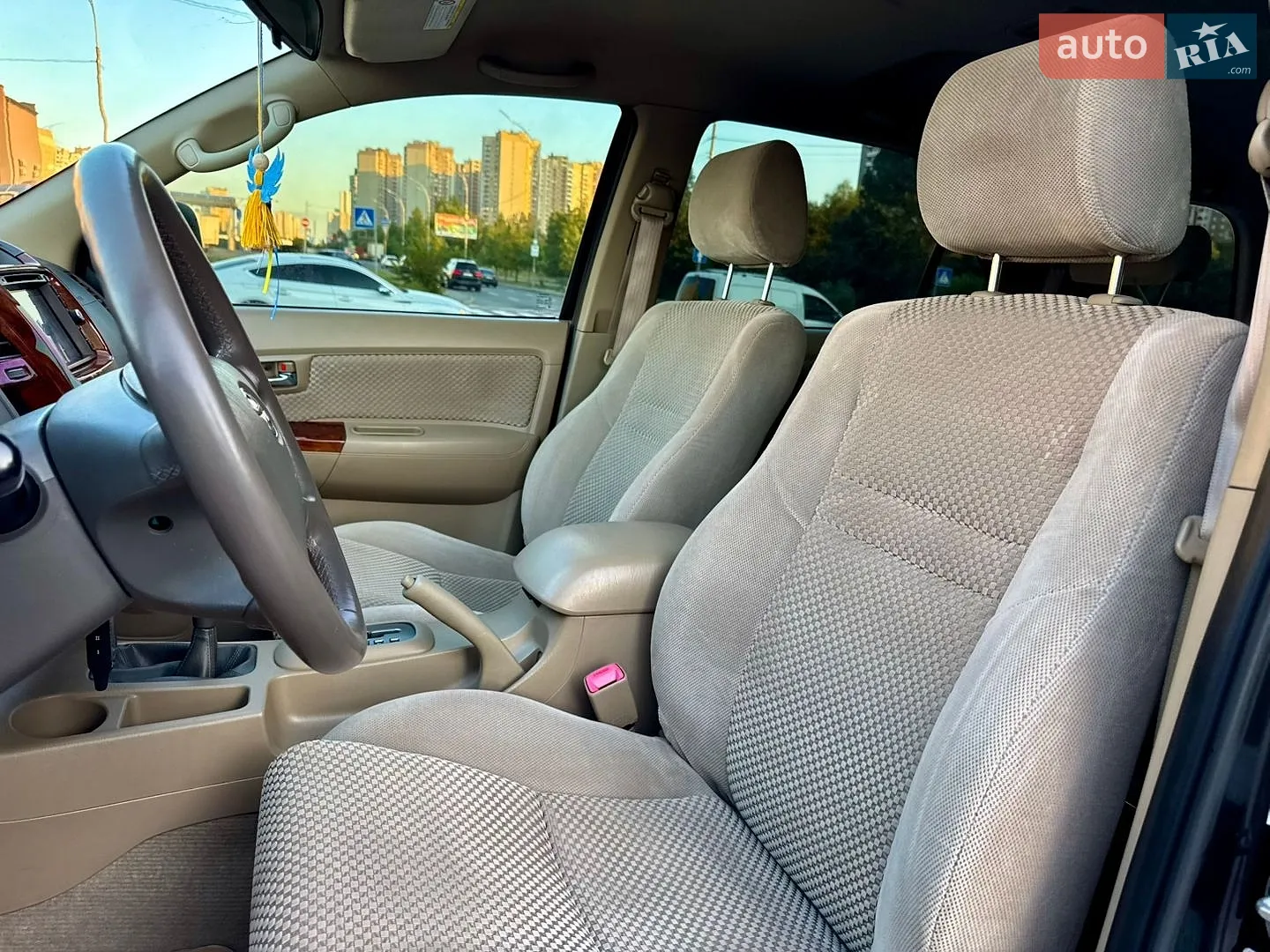 2010 Toyota Fortuner - мініатюра 10
