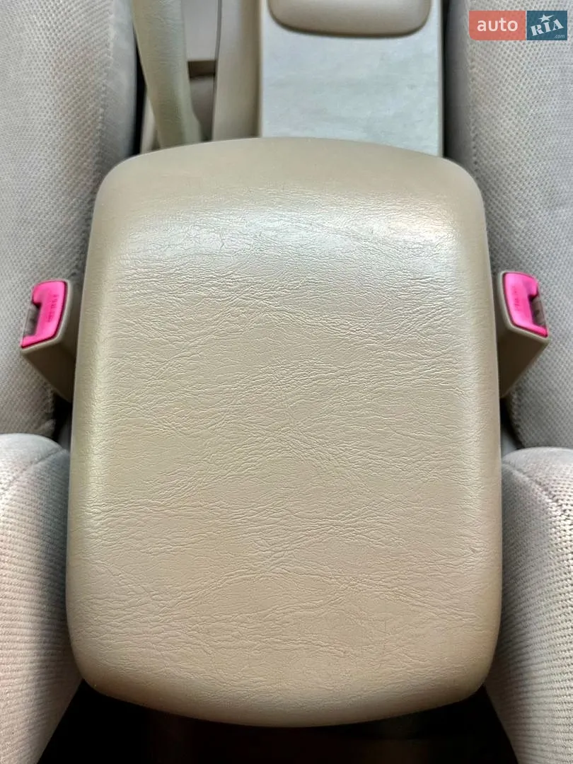 2010 Toyota Fortuner - мініатюра 24