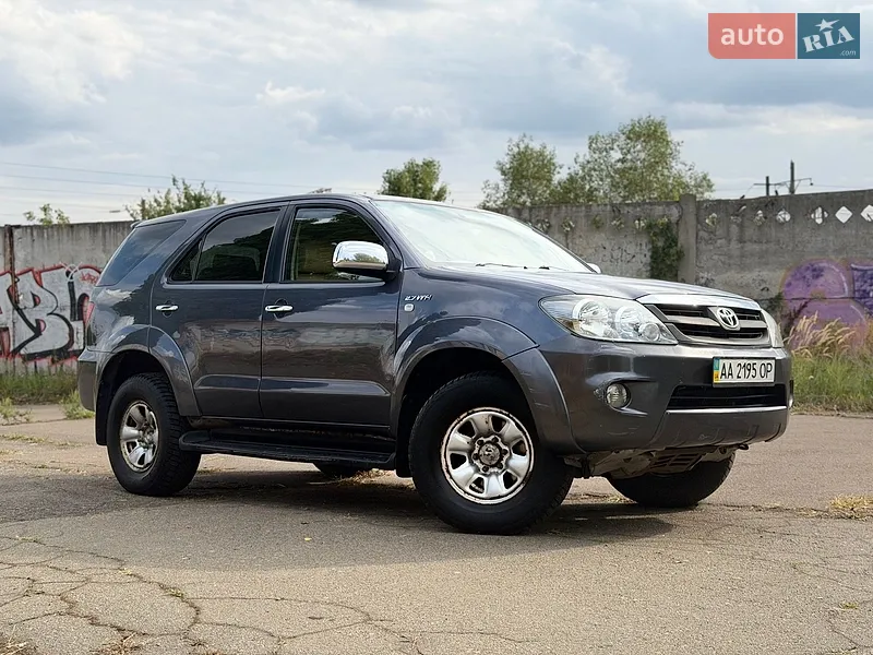 Toyota Fortuner 2006