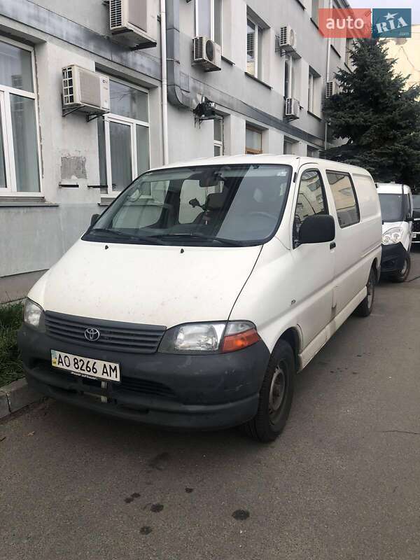Мікровен Toyota Grand Hiace 2003 в Києві