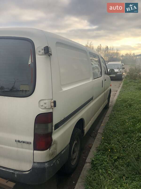 Мікровен Toyota Grand Hiace 2003 в Києві