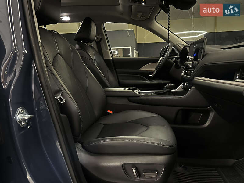 Позашляховик / Кросовер Toyota Grand Highlander 2024 в Миколаєві