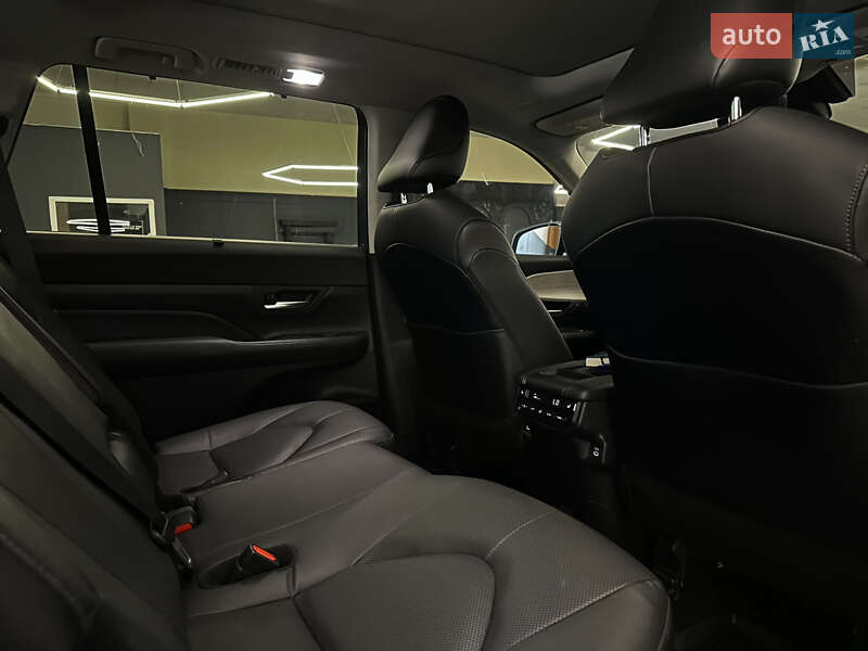 Позашляховик / Кросовер Toyota Grand Highlander 2024 в Миколаєві