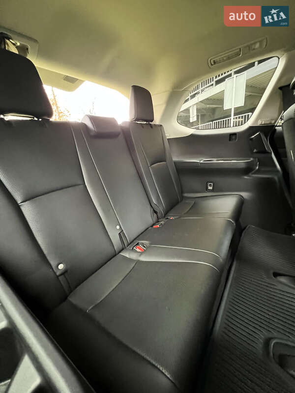 Внедорожник / Кроссовер Toyota Grand Highlander 2023 в Киеве