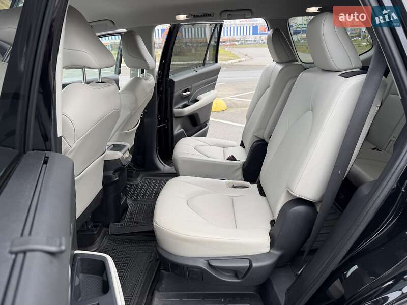 Внедорожник / Кроссовер Toyota Grand Highlander 2023 в Киеве