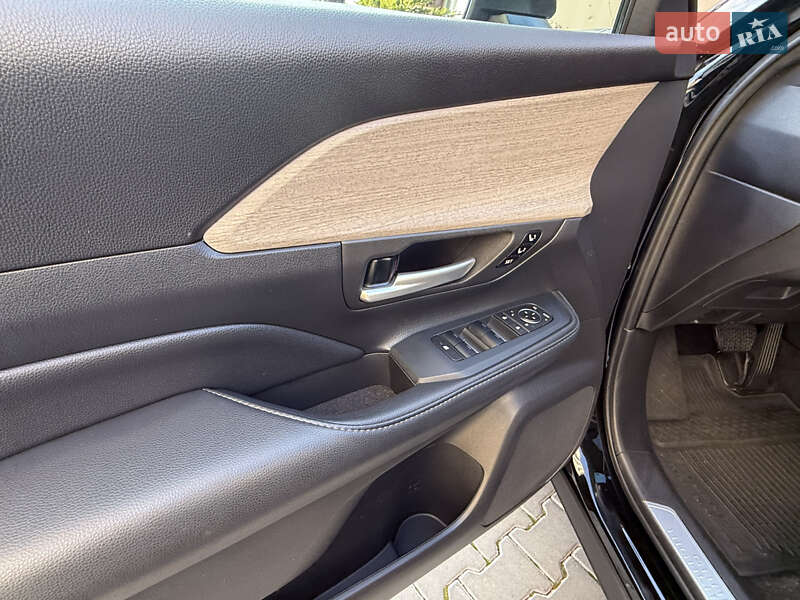 Внедорожник / Кроссовер Toyota Grand Highlander 2024 в Одессе