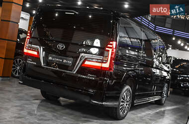 Мінівен Toyota Granvia 2022 в Одесі