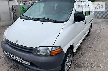 Вантажопасажирський фургон Toyota Hiace 2000 в Одесі