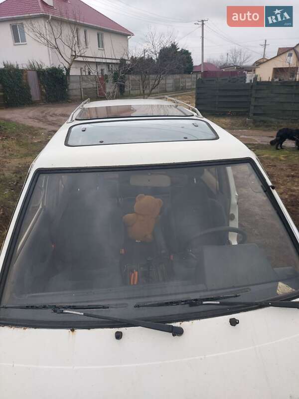 Минивэн Toyota Hiace 1986 в Черноморске