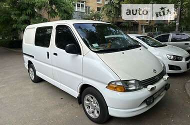 Минивэн Toyota Hiace 2000 в Одессе