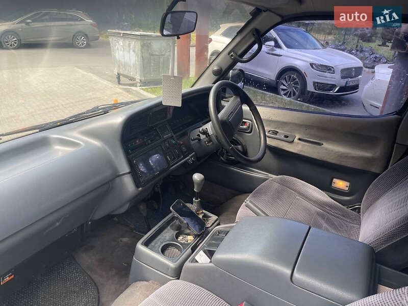 Мінівен Toyota Hiace 1990 в Дніпрі
