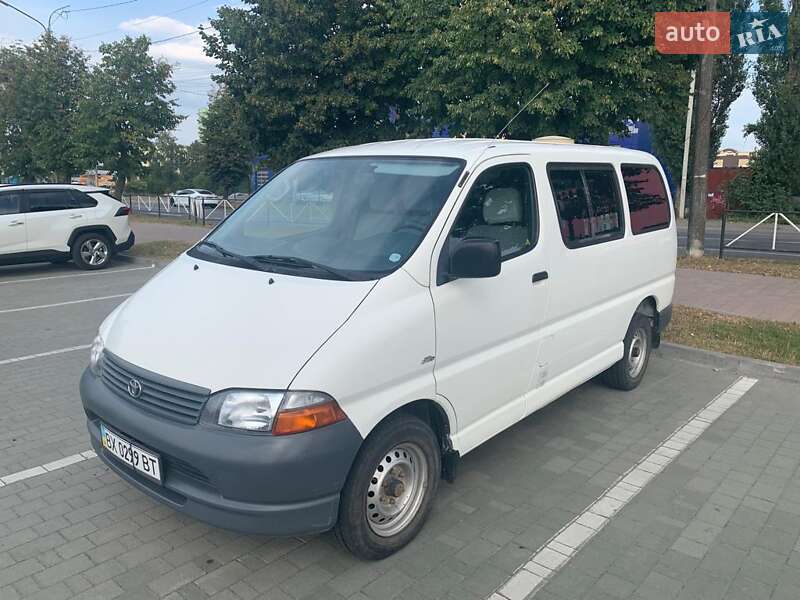 Минивэн Toyota Hiace 2006 в Хмельницком