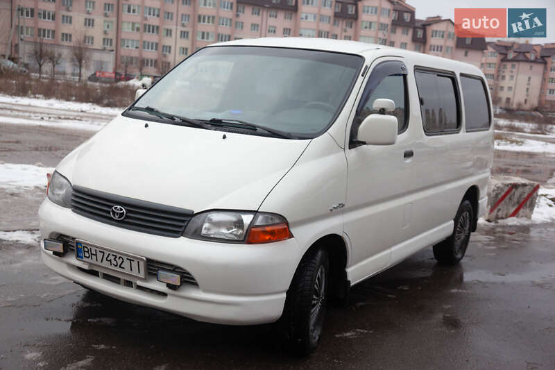 Toyota Hiace 2004