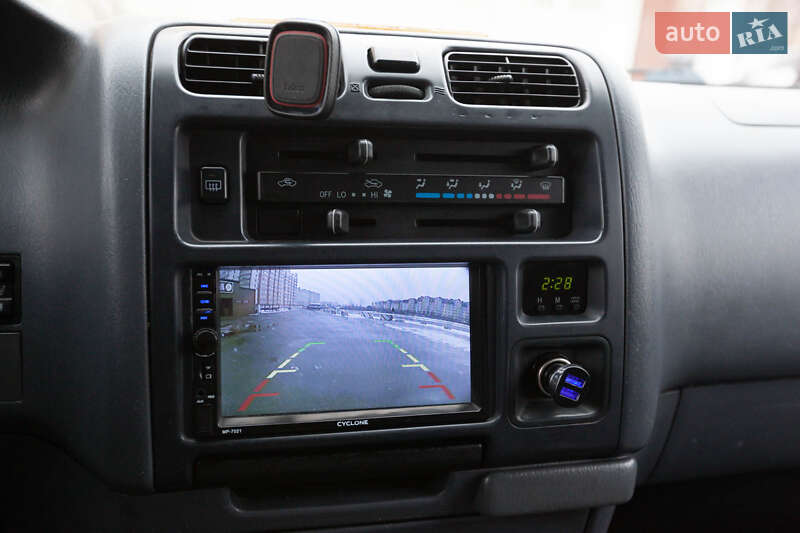 Внедорожник / Кроссовер Toyota Hiace 2004 в Киеве