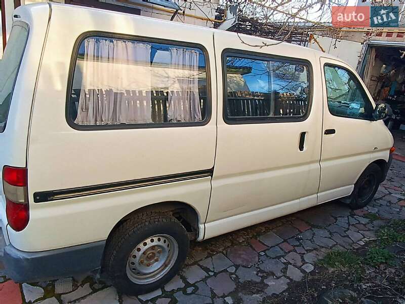 Мінівен Toyota Hiace 2005 в Богуславі