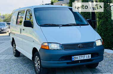 Грузовой фургон Toyota Hiace 2001 в Одессе