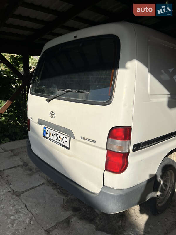 Минивэн Toyota Hiace 2002 в Боровой
