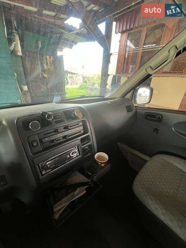 Минивэн Toyota Hiace 2002 в Боровой