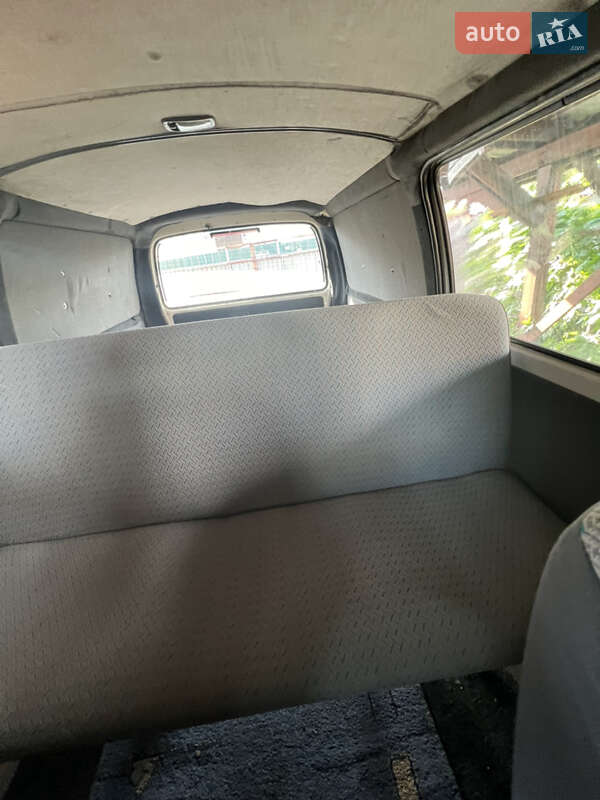 Минивэн Toyota Hiace 2002 в Боровой