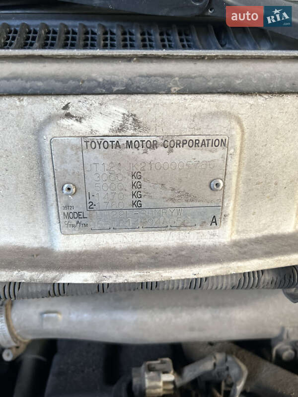 Минивэн Toyota Hiace 2002 в Боровой