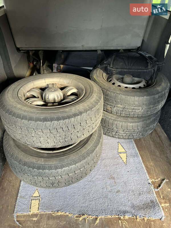 Минивэн Toyota Hiace 2002 в Боровой