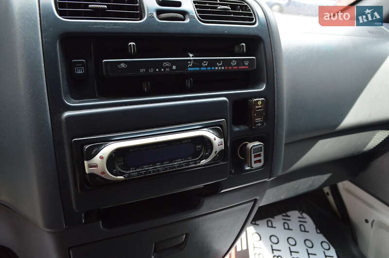 Мінівен Toyota Hiace 1998 в Львові