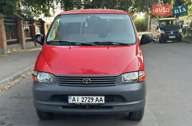 Грузовой фургон Toyota Hiace 2004 в Фастове