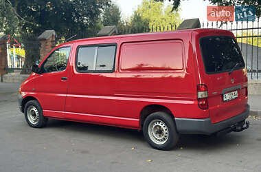 Грузовой фургон Toyota Hiace 2004 в Фастове