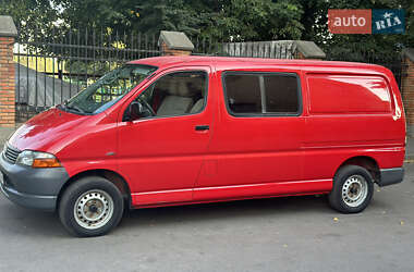 Грузовой фургон Toyota Hiace 2004 в Фастове