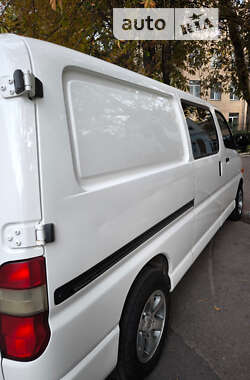 Мінівен Toyota Hiace 2006 в 